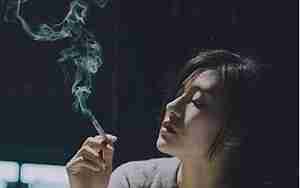 女人抽烟伤感句子说说