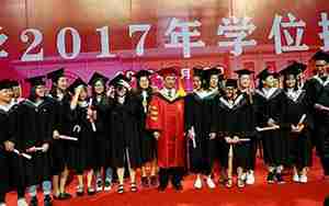对大学学校感情的句子